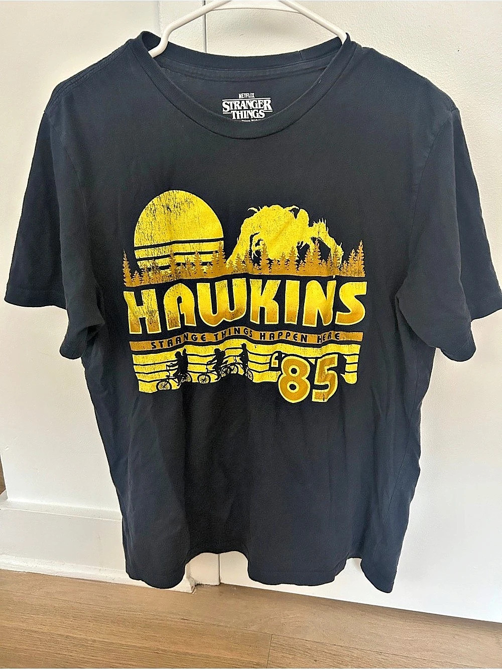 Uniqlo Stranger Things Hawkins 85 Graphic Tee Graphic Tee in Black & Yellow